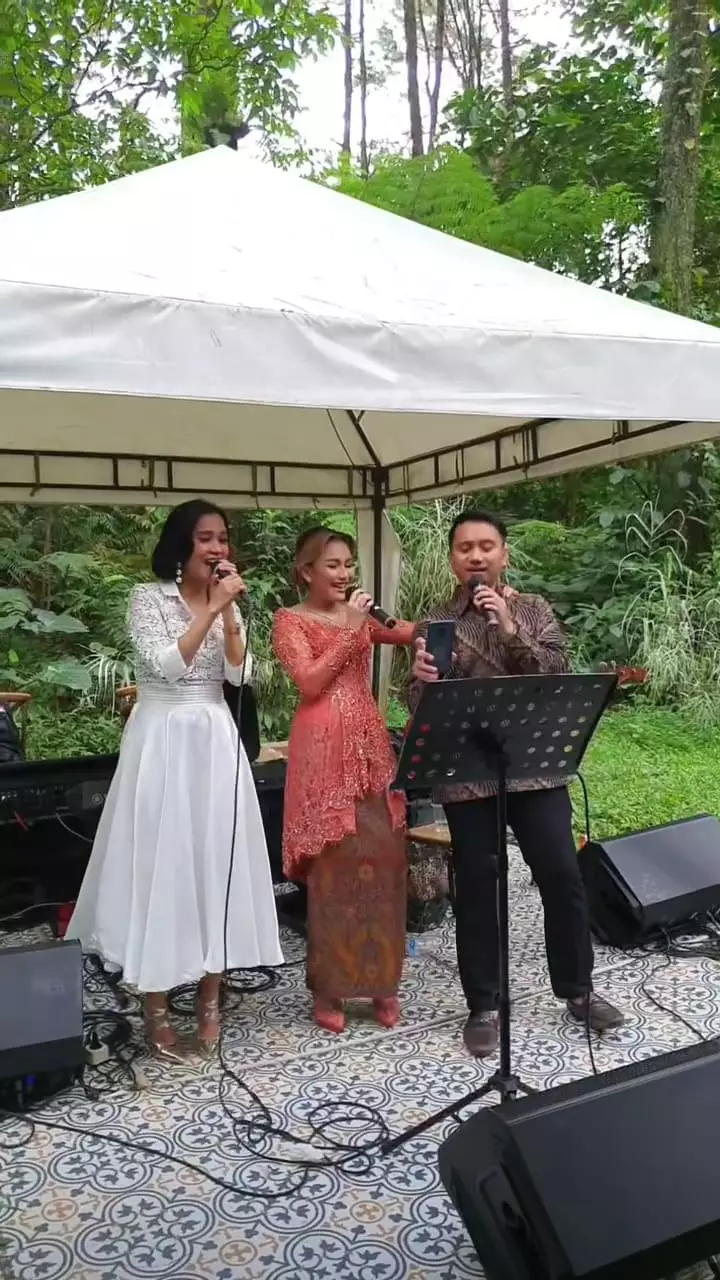 pesona ayu ting ting di lamaran adik © instagram