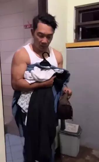 Ridwan Kamil mandi di toilet masjid Instagram