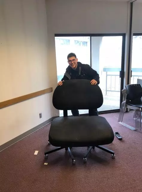 penampakan lucu perabot ukuran jumbo © berbagai sumber