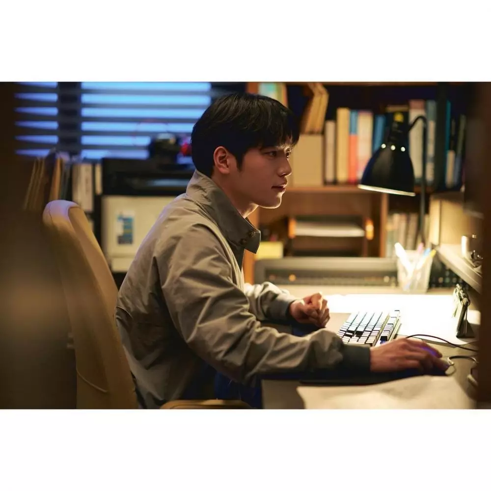 cuplikan Seo Kang-joon di drama Grid © Instagram