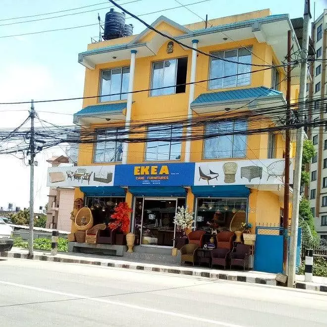 nama toko malah lucu bikin heran © Twitter