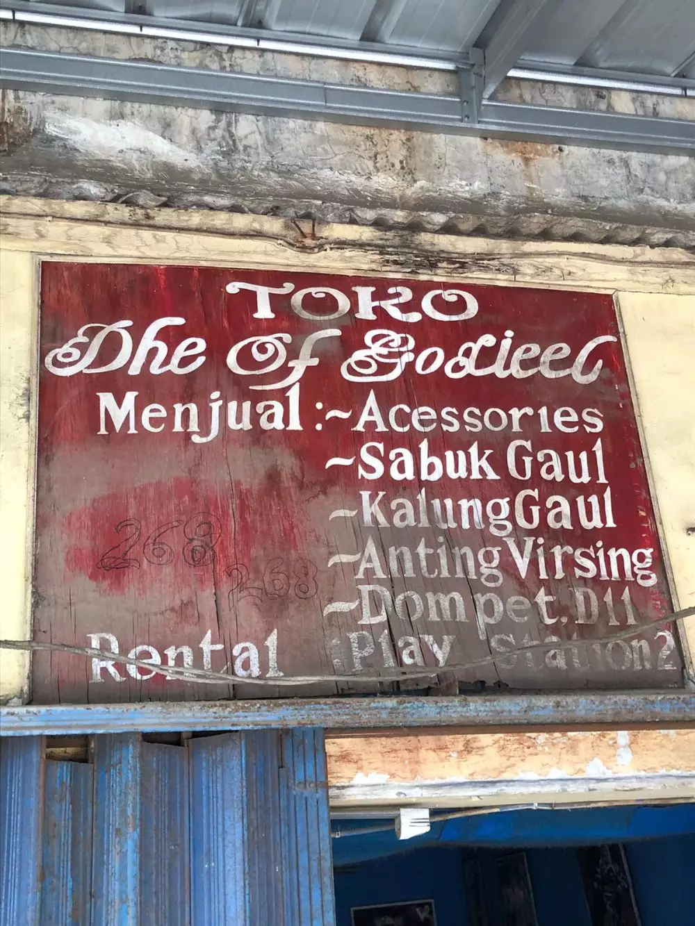 nama toko malah lucu bikin heran © Twitter