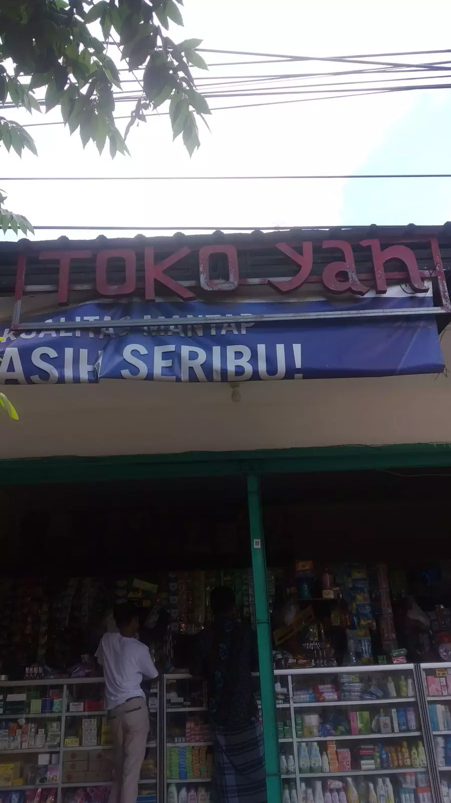 nama toko malah lucu bikin heran © Twitter