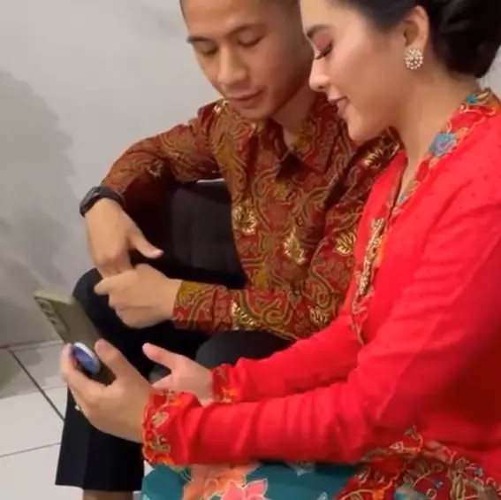 Momen lamaran Michelle Wanda Layangan Putus © Instagram Momen lamaran Michelle Wanda Layangan Putus © Instagram