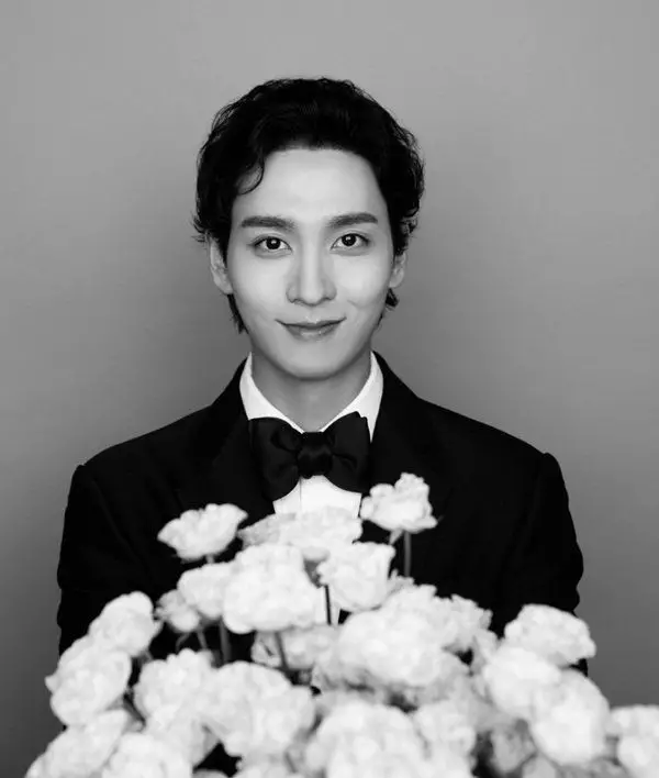 baby bump Park Shin-hye Berbagai sumber