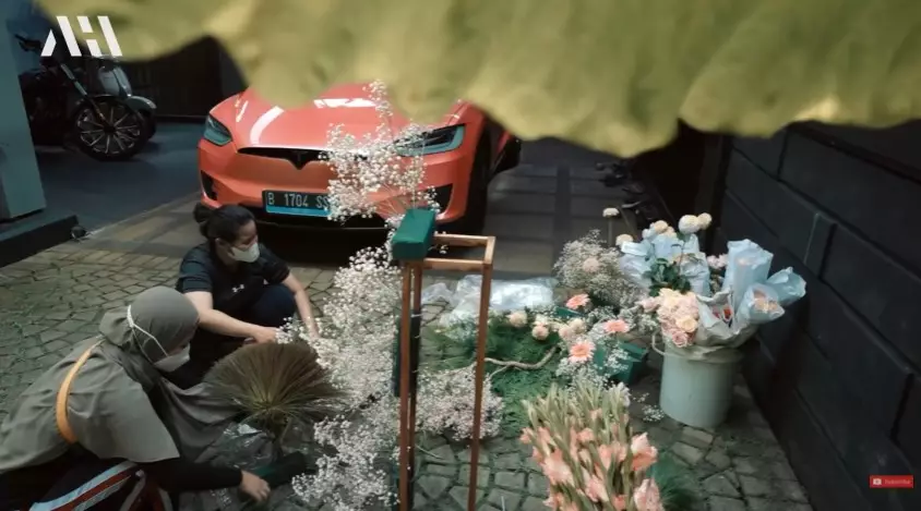 momen Aurel Atta jalani maternity shoot terbaru © YouTube