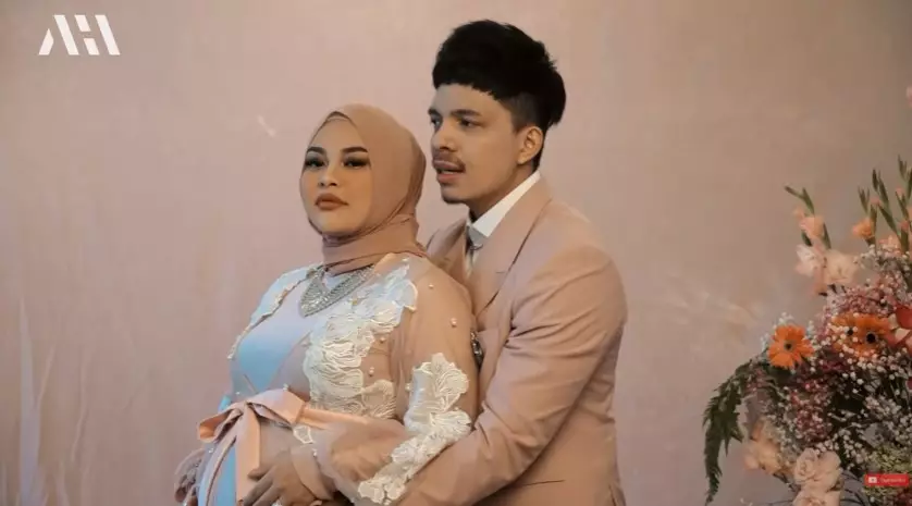 momen Aurel Atta jalani maternity shoot terbaru © YouTube