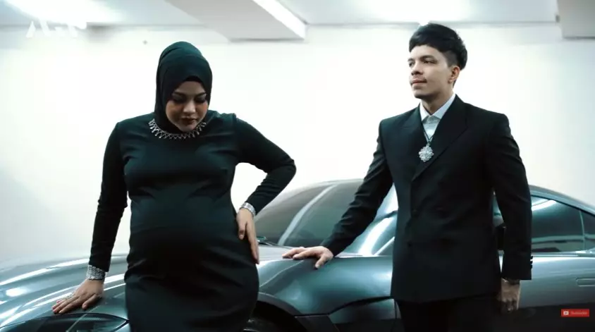 momen Aurel Atta jalani maternity shoot terbaru © YouTube