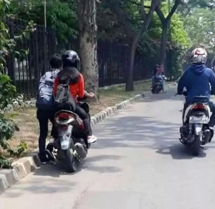 pengen romantis malah jadi gagal © 1cak.com pengen romantis malah jadi gagal © 1cak.com