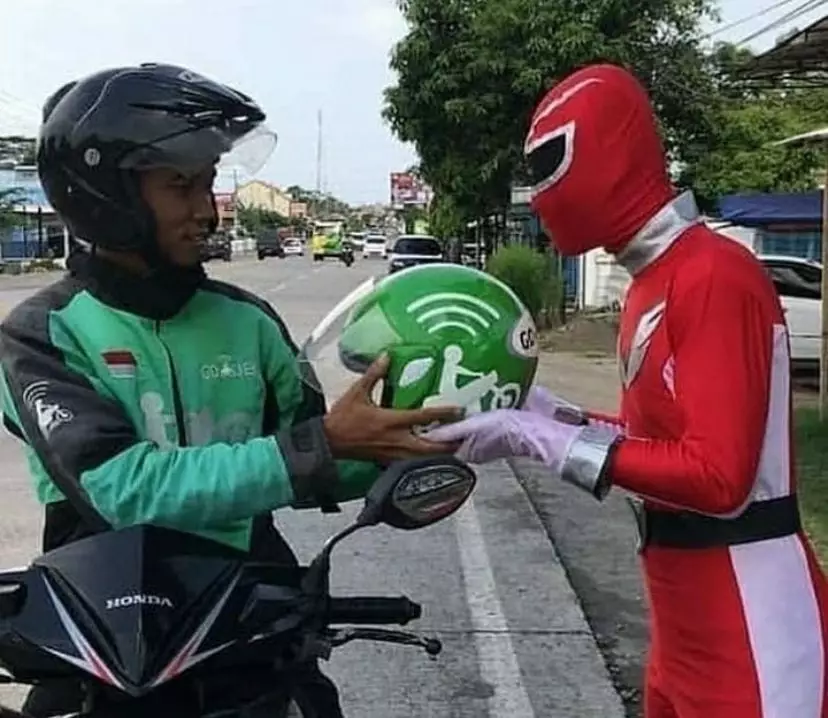 potret kocak gaya penumpang ojek online © 2022 berbagai sumber potret kocak gaya penumpang ojek online © 2022 berbagai sumber
