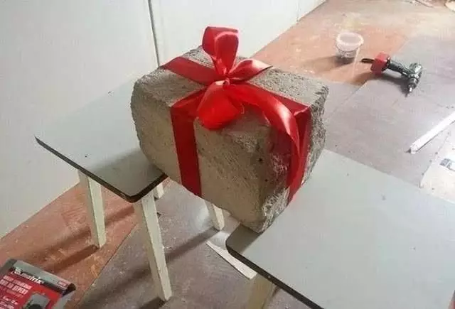 potret hadiah tapi bentuknya aneh-aneh © berbagai sumber potret hadiah tapi bentuknya aneh-aneh © berbagai sumber