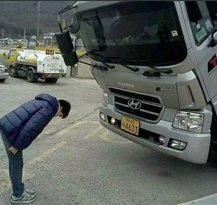 orang waktu di jalan momennya lucu © berbagai sumber