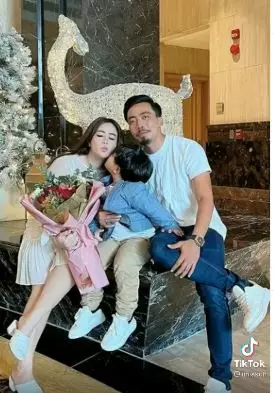 Maharani Kemala & Dewa Gede dari pacaran hingga jadi crazy rich  © 2022 Instagram  Maharani Kemala & Dewa Gede dari pacaran hingga jadi crazy rich  © 2022 Instagram