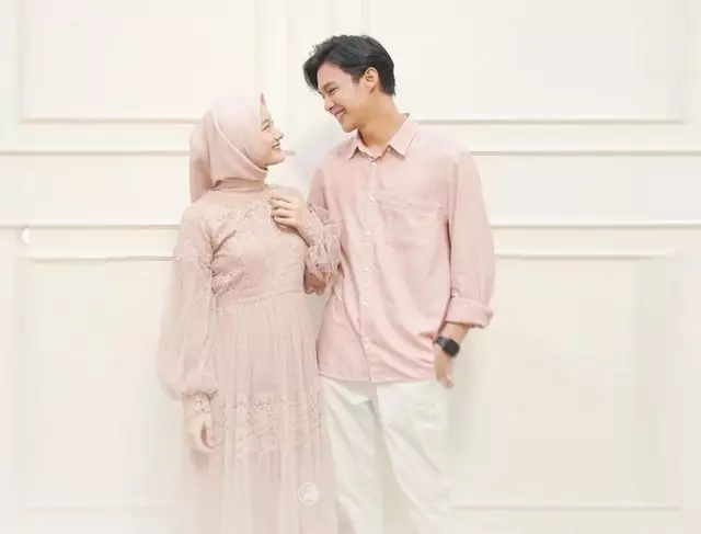 Momen syukuran 4 bulanan pesinetron © berbagai sumber Momen syukuran 4 bulanan pesinetron © berbagai sumber