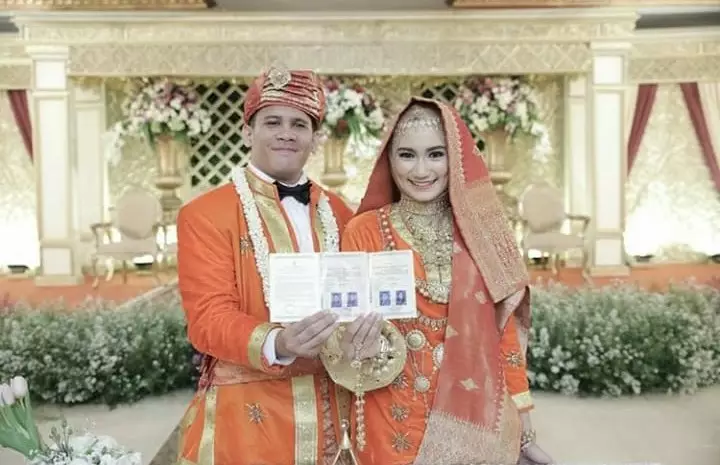 Momen pernikahan mantan pesinetron cilik © berbagai sumber Momen pernikahan mantan pesinetron cilik © berbagai sumber