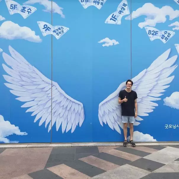 potret lucu melawan normal © berbagai sumber