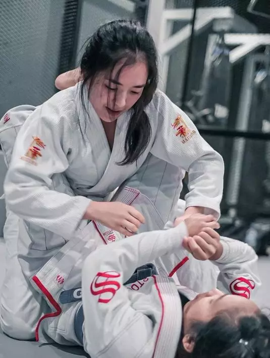 Michelle Wanda bela diri © Instagram