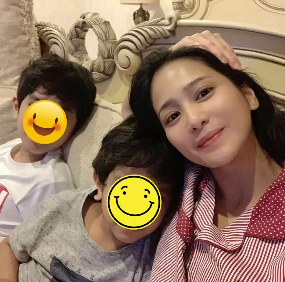 Gaya sederhana Bunga Zainal di keseharian © berbagai sumber