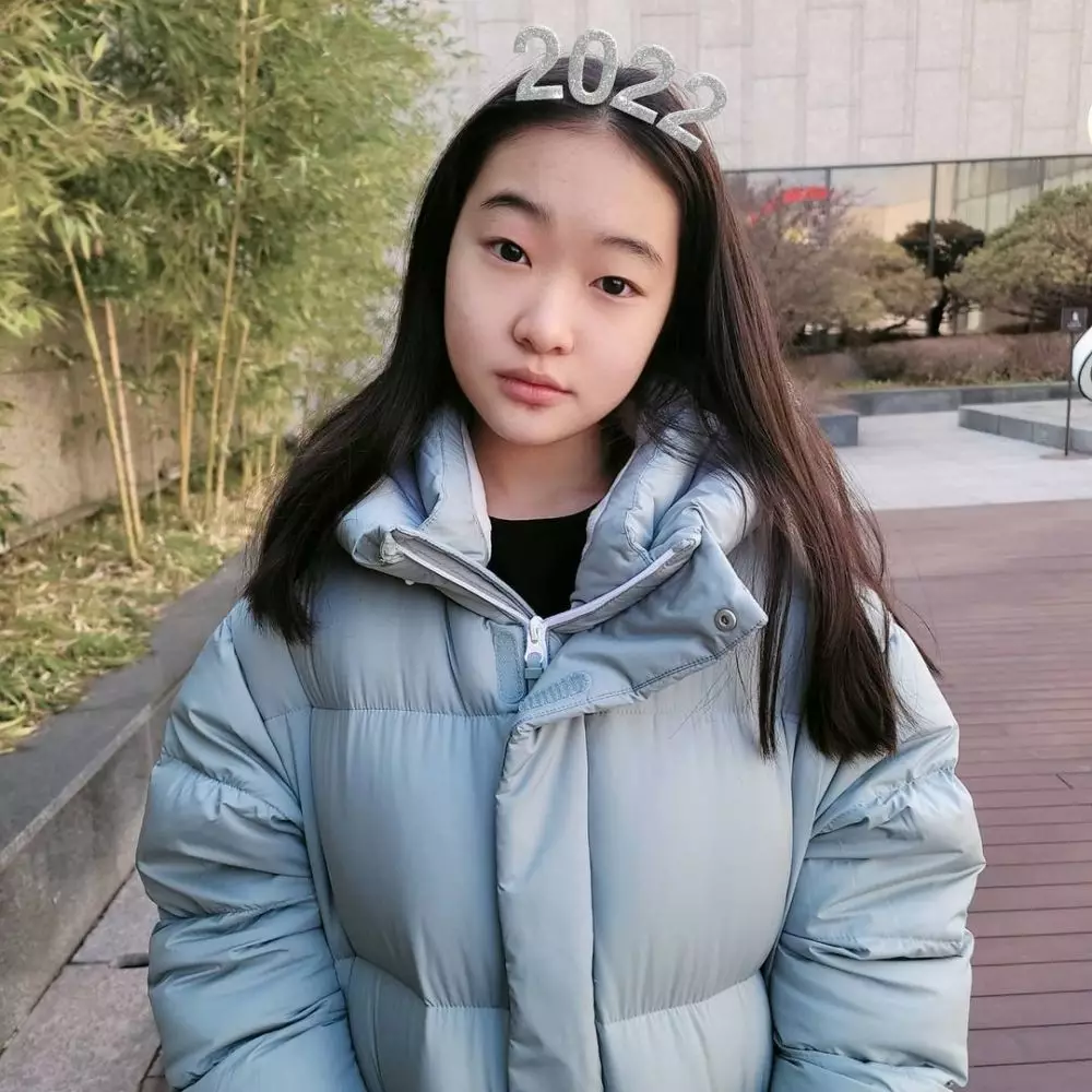 Lee Han-seo remaja Berbagai sumber