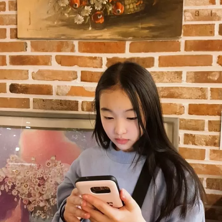 Lee Han-seo remaja Berbagai sumber