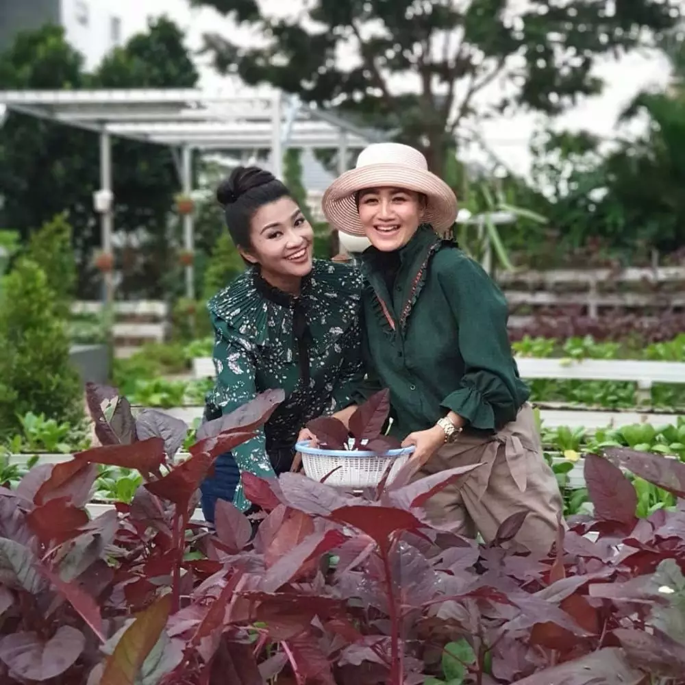 Potret kompak 8 pedangdut bareng adik Instagram Potret kompak 8 pedangdut bareng adik Instagram