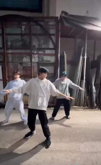 NCT Joget Mendung Tanpo Udan bikin heboh Instagram NCT Joget Mendung Tanpo Udan bikin heboh Instagram