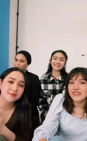 momen reuni Girlband Blink Instagram momen reuni Girlband Blink Instagram