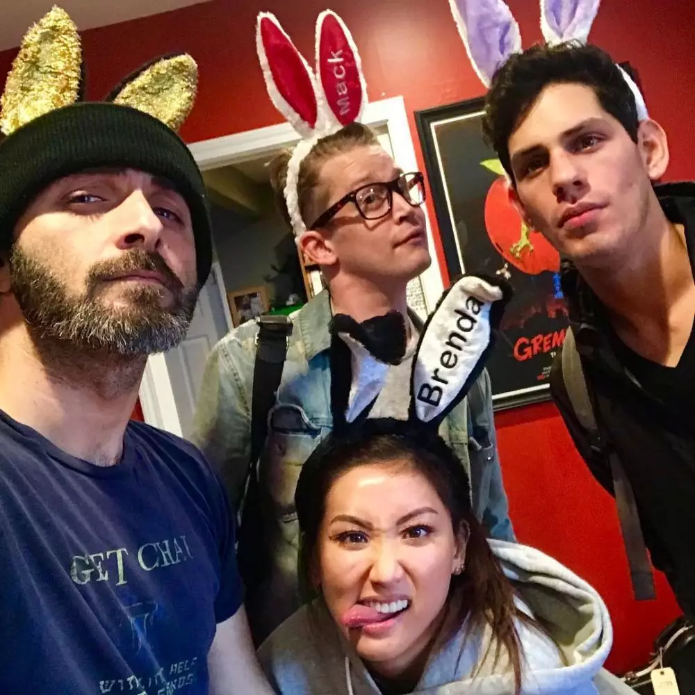 potret mesra Macaulay Culkin & Brenda Song jarang tersorot Instagram potret mesra Macaulay Culkin & Brenda Song jarang tersorot Instagram