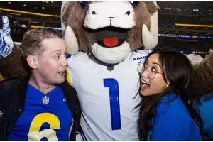 Jarang umbar kemesraan, 7 momen manis Macaulay Culkin dan Brenda Song