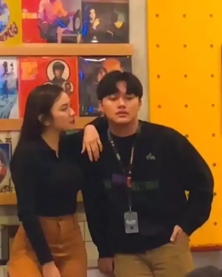 potret mesra rizky febian dan mahalini © berbagai sumber potret mesra rizky febian dan mahalini © berbagai sumber