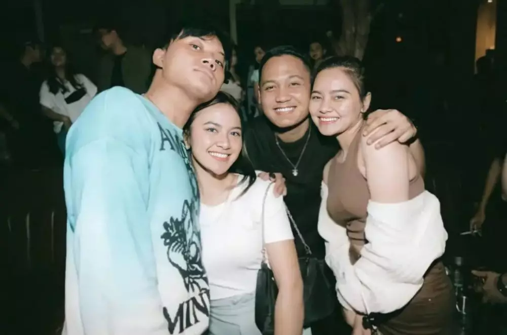 potret mesra rizky febian dan mahalini © berbagai sumber potret mesra rizky febian dan mahalini © berbagai sumber