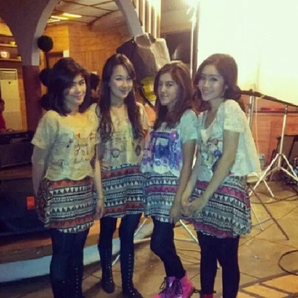 potret lawas girlband Blink © berbagai sumber