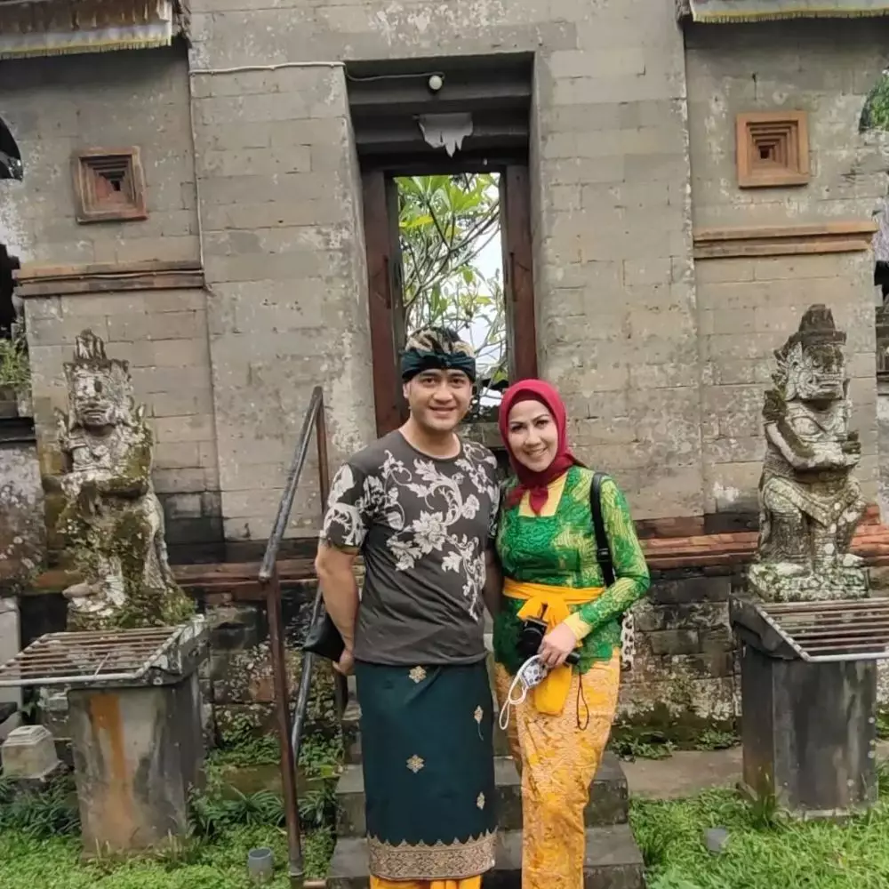 Ferry Irawan bertemu keluarga besar Venna Melinda di Bali © Instagram