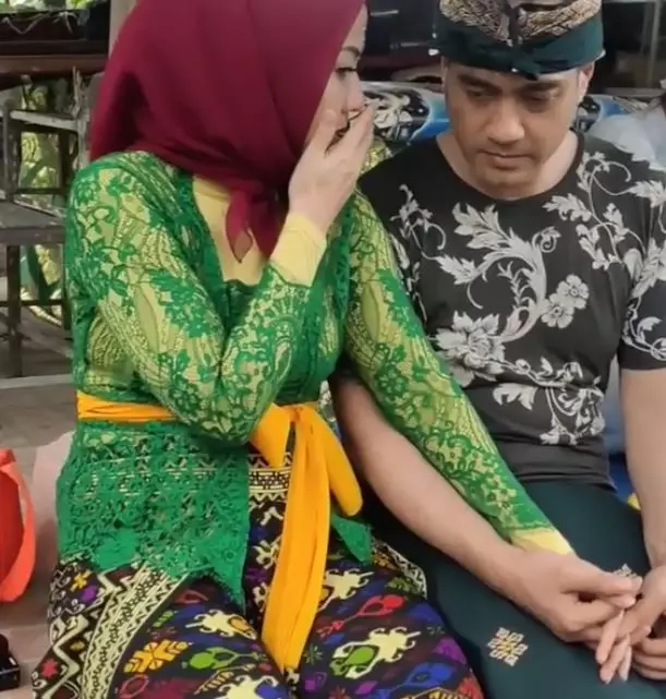 Ferry Irawan bertemu keluarga besar Venna Melinda di Bali © Instagram