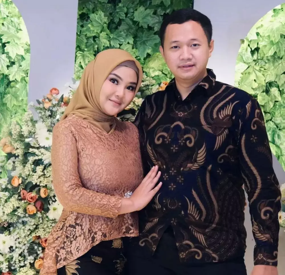 Potret terbaru Rosa Meldianti dan kekasih © Instagram Potret terbaru Rosa Meldianti dan kekasih © Instagram