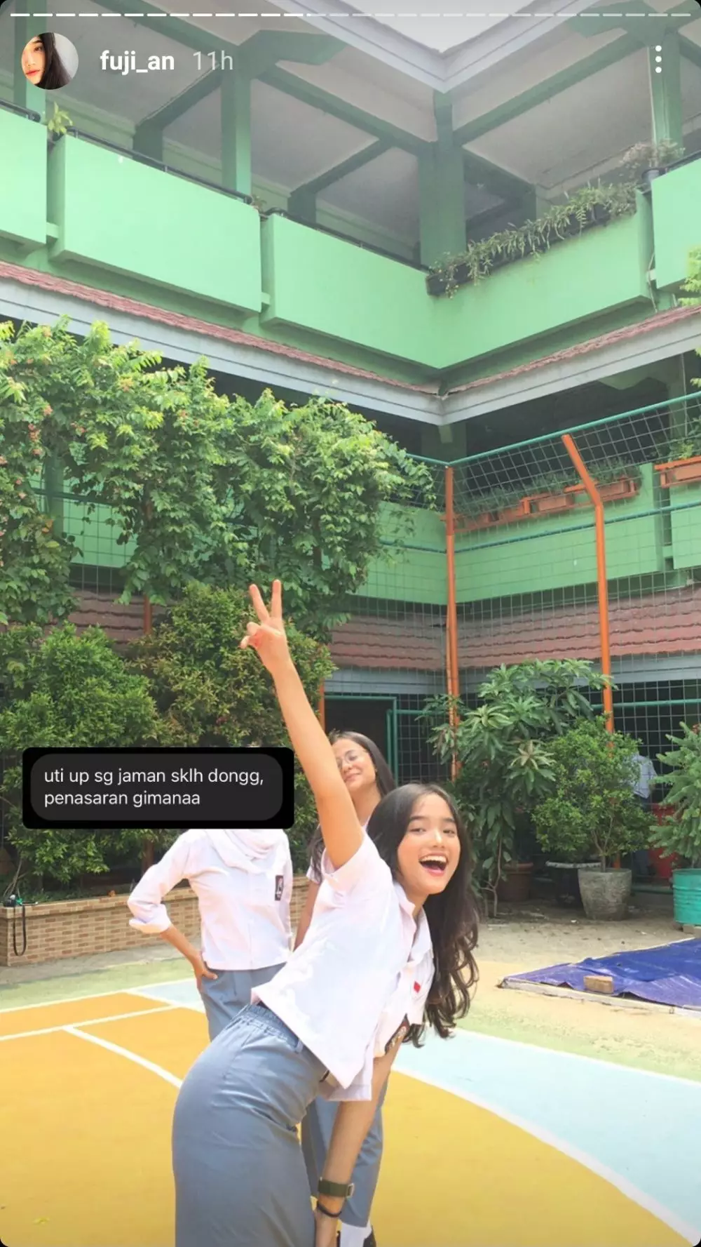 potret lawas fuji bareng geng sma © berbagai sumber potret lawas fuji bareng geng sma © berbagai sumber