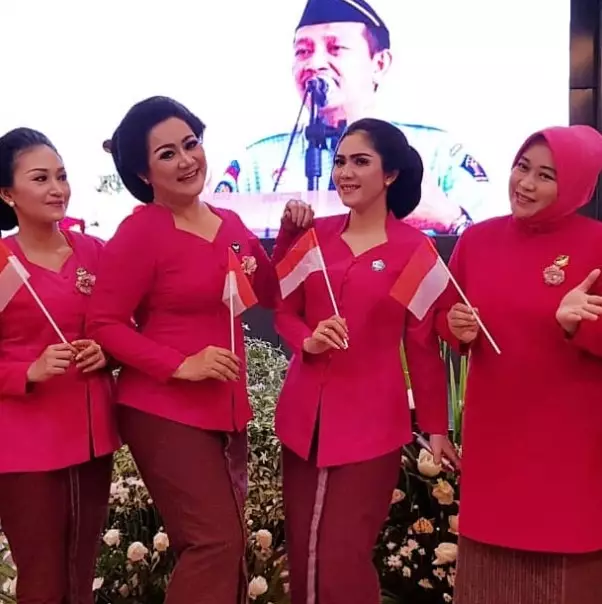 Angel Ibrahim jadi ibu bhayangkari © Instagram Angel Ibrahim jadi ibu bhayangkari © Instagram