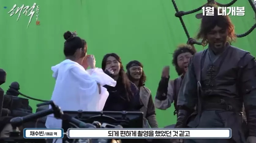 Momen Sehun Chae Soo-bin di balik layar © berbagai sumber