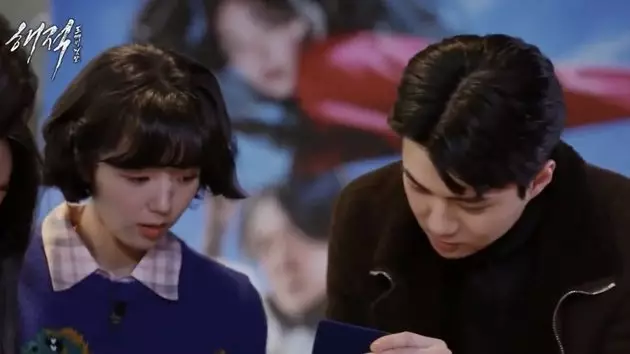 Momen Sehun Chae Soo-bin di balik layar © berbagai sumber