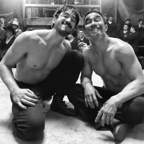 potret Joe Taslim bareng seleb dunia © Instagram