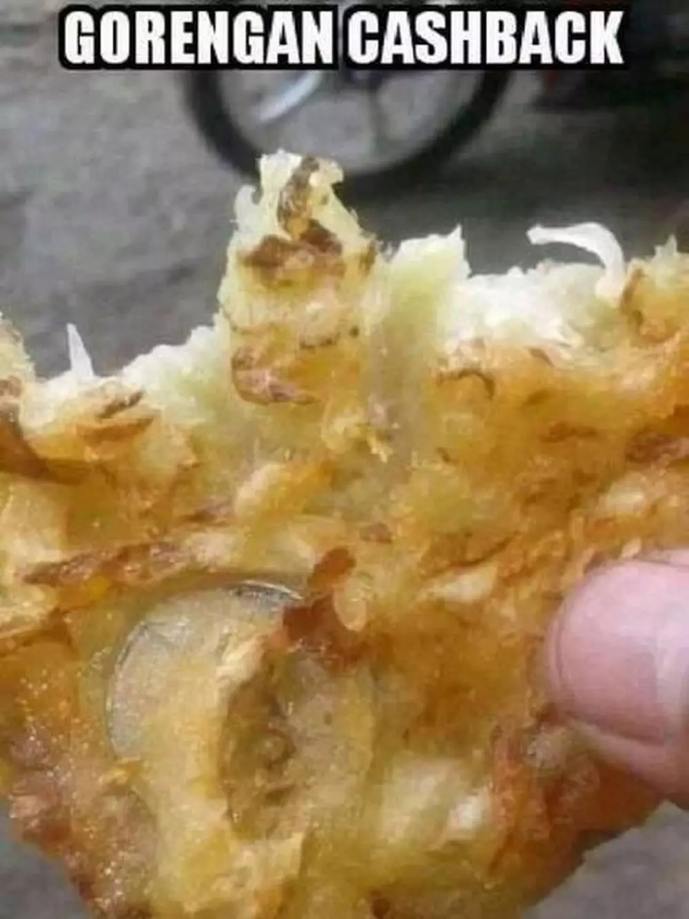 momen ada hadiah di makanan lucu © 1cak.com momen ada hadiah di makanan lucu © 1cak.com