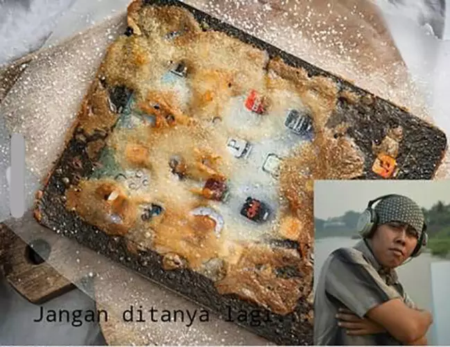 momen ada hadiah di makanan lucu © 1cak.com momen ada hadiah di makanan lucu © 1cak.com