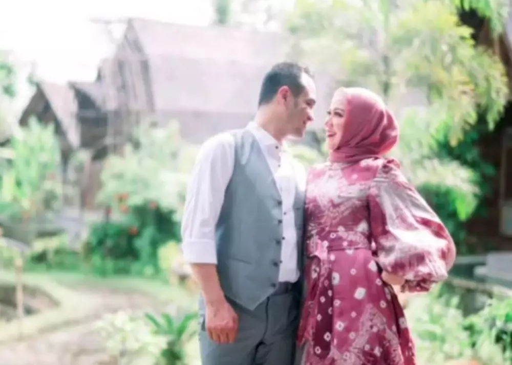 Gaya prewedding terbaru Venna Melinda & Ferry Irawan © 2022 brilio.net