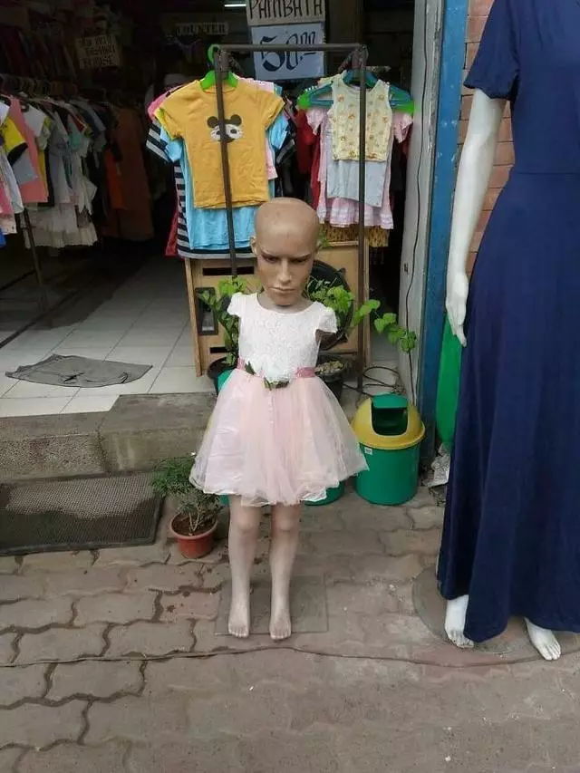 potret kocak manekin di perbelanjaan  © 2022 berbagai sumber 