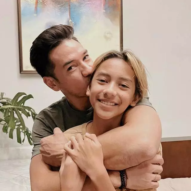 potret terbaru Jason Deandra putra Nana Mirdad © berbagai sumber