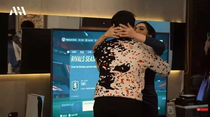 momen fuji dinner bareng keluarga the hermansyah © YouTube