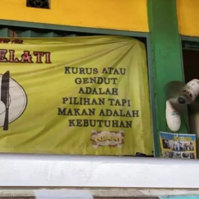 slogan kata-katanya bikin bingung © Twitter slogan kata-katanya bikin bingung © Twitter