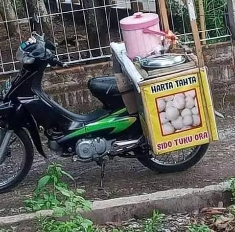 slogan kata-katanya bikin bingung © Twitter slogan kata-katanya bikin bingung © Twitter