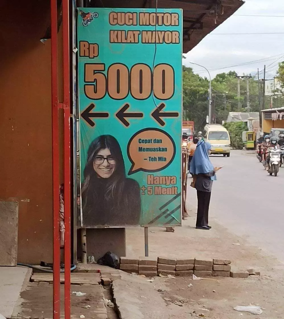 slogan kata-katanya bikin bingung © Twitter slogan kata-katanya bikin bingung © Twitter