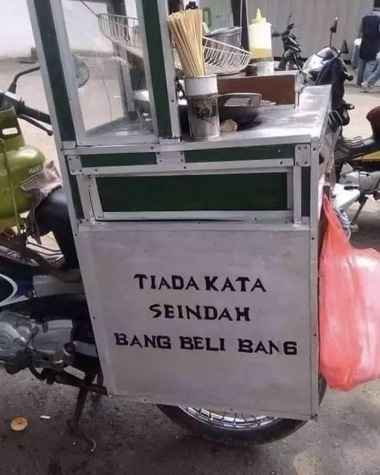 slogan kata-katanya bikin bingung © Twitter slogan kata-katanya bikin bingung © Twitter